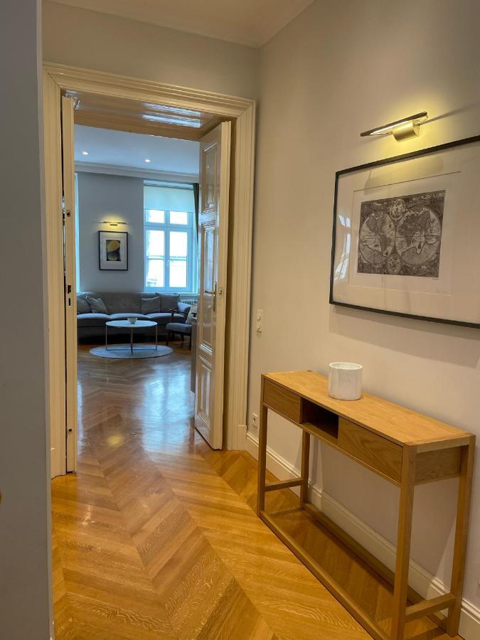 Luxury 2Br Apartment Neubaugasse Viena Exterior foto