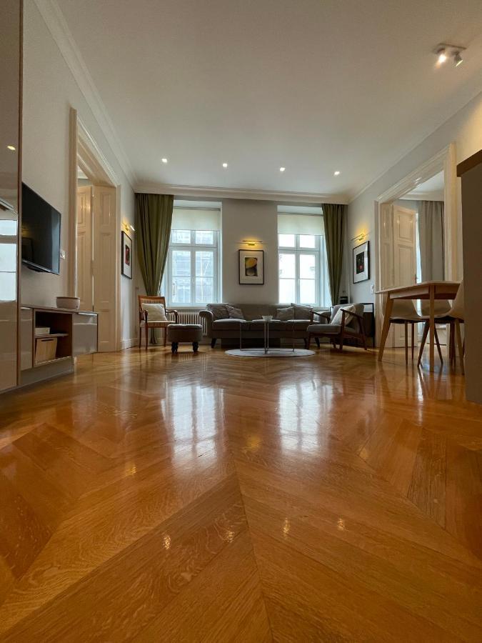 Luxury 2Br Apartment Neubaugasse Viena Exterior foto
