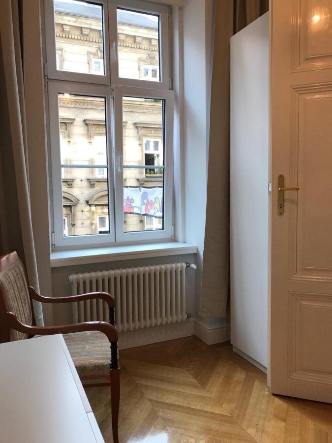 Luxury 2Br Apartment Neubaugasse Viena Exterior foto